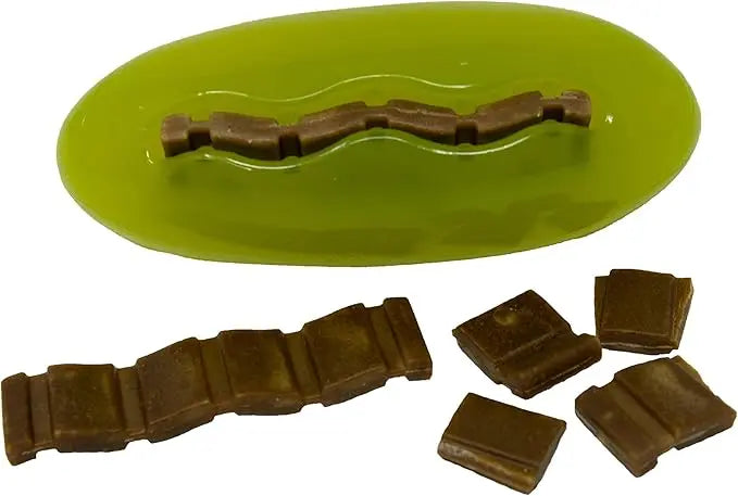 Starmark Pickle Pocket Treat Dispensing Toy - Kellyville Pets